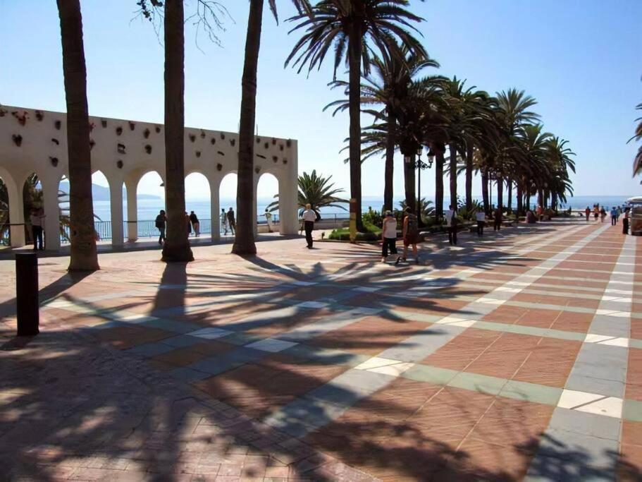 Apartament Bajo Playazo Jimena 6 Nerja Zewnętrze zdjęcie
