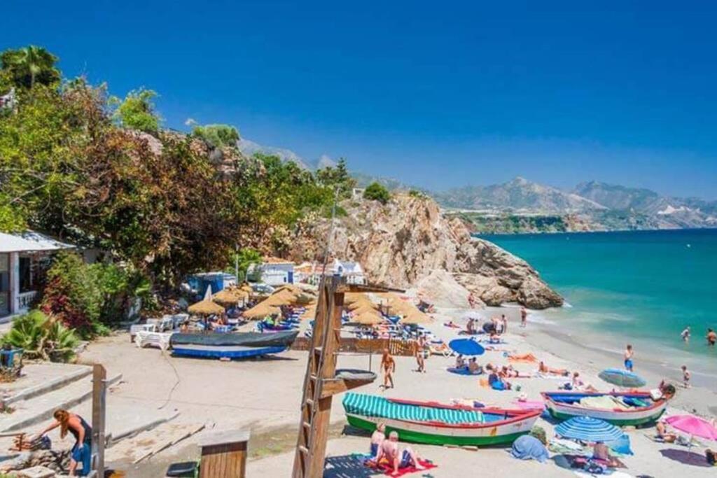Apartament Bajo Playazo Jimena 6 Nerja Zewnętrze zdjęcie